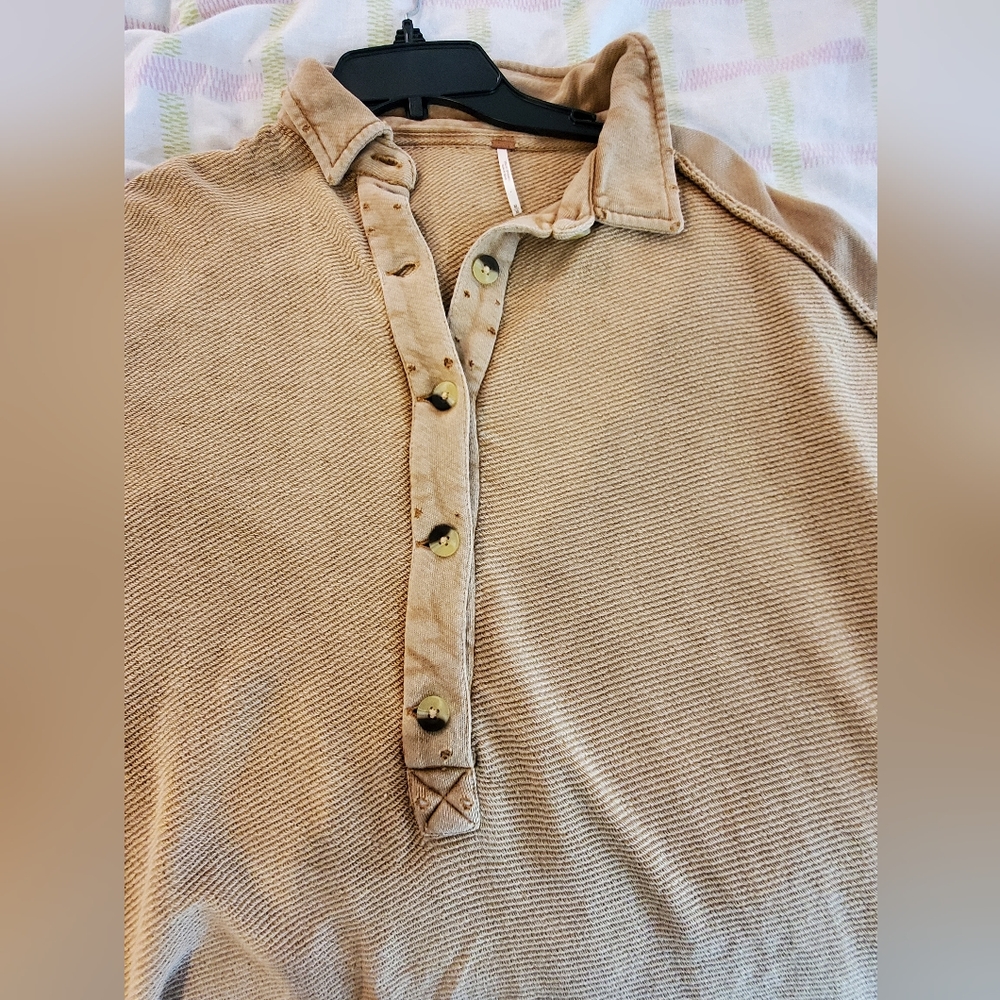 Free People Oversized Sweatshirt Dress. Pockets and V neck buttons. NWOT Sz M - Picture 3 of 6